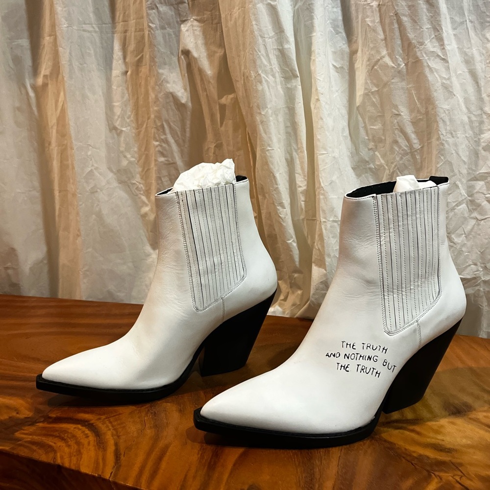 Beautiful funky Iro White Boots!! NIB
